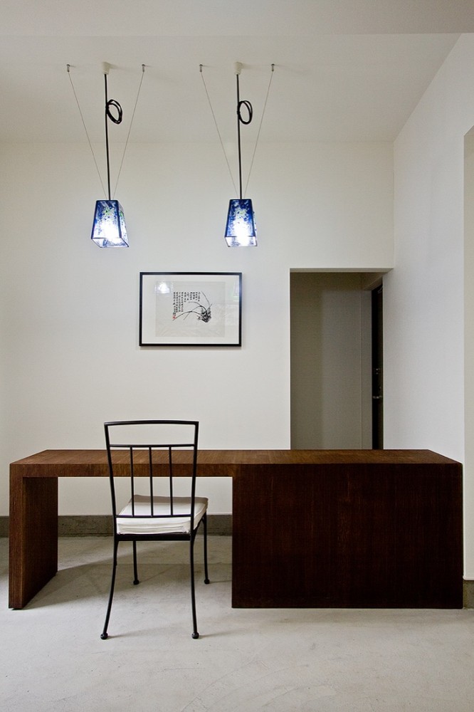 Cure Salon Monsieur / Upsetters Architects
