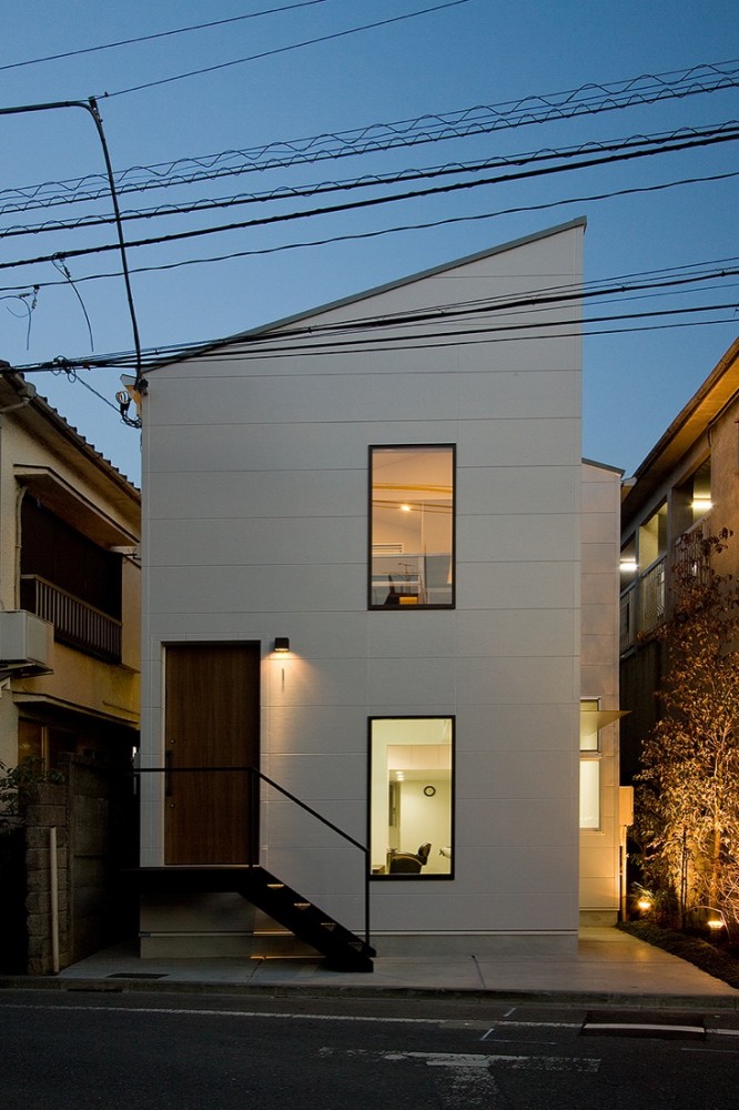 Cure Salon Monsieur - Upsetters Architects © Yusuke Wakabayashi