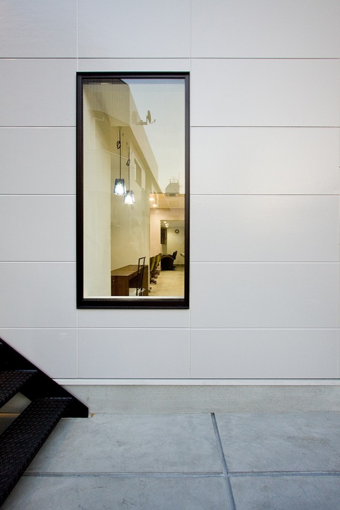 Cure Salon Monsieur - Upsetters Architects © Yusuke Wakabayashi