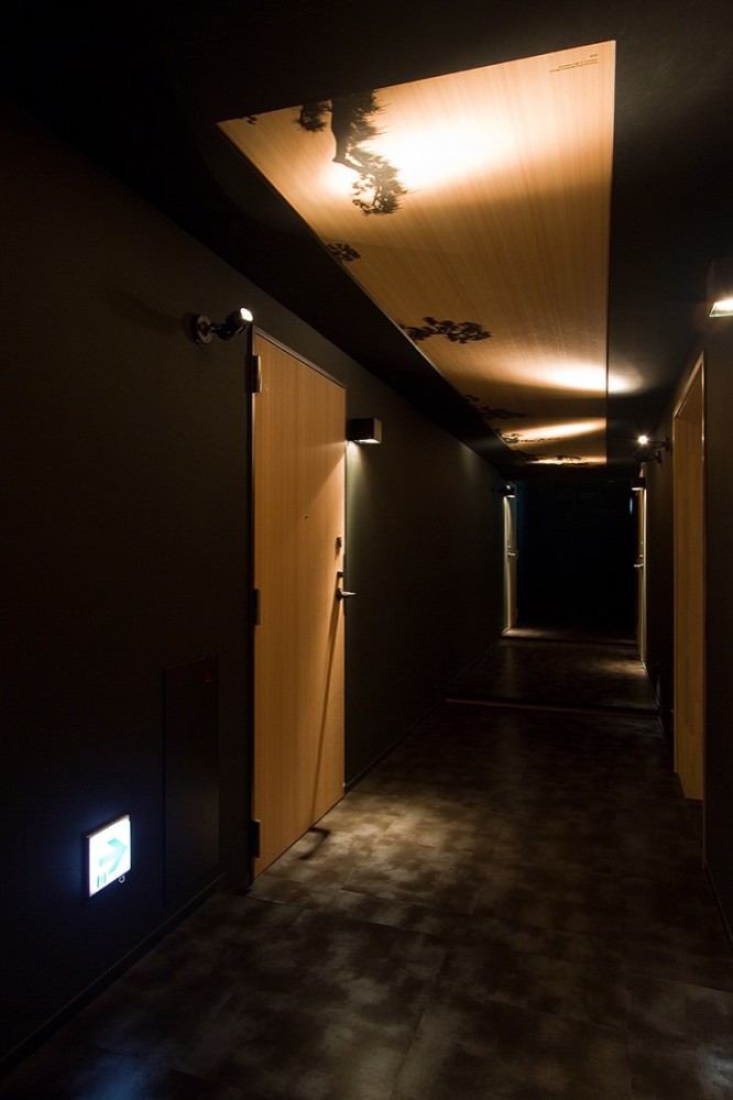 Hotel Nuts / Upsetters Architects
