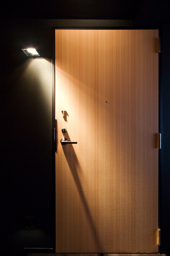 Hotel Nuts / Upsetters Architects