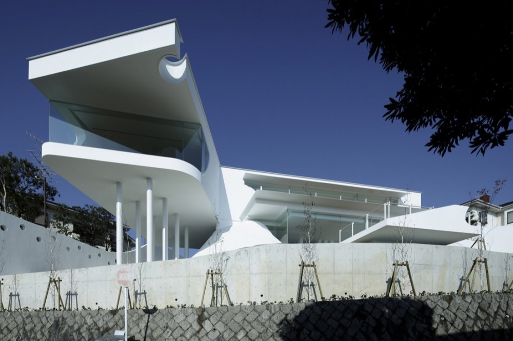 Mountains & Opening House - EASTERN Design Office © Koichi Torimura
