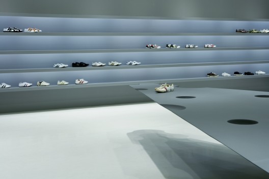 Mostip Store Moonwalk - EASTERN Design Office