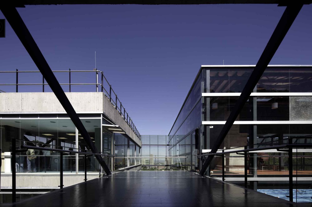 Universidad de los Andes Sport Facilities / Felipe Gonzalez-Pacheco
