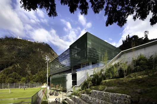 Universidad de los Andes Sport Facilities - Felipe Gonzalez-Pacheco