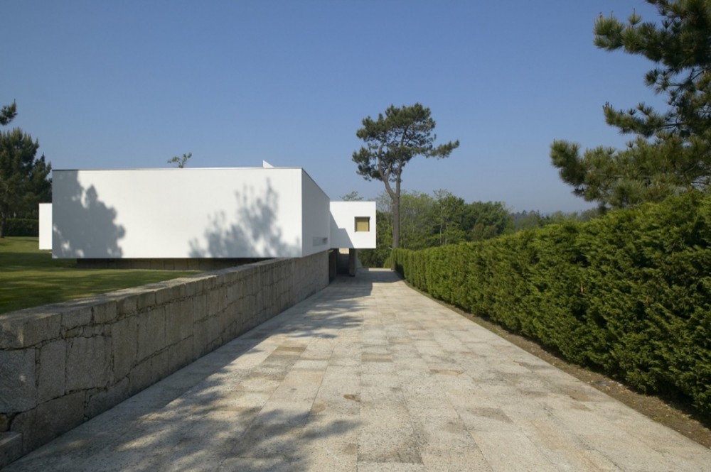 Cerveira House - dEMM Arquitectura © Pedro Lobo