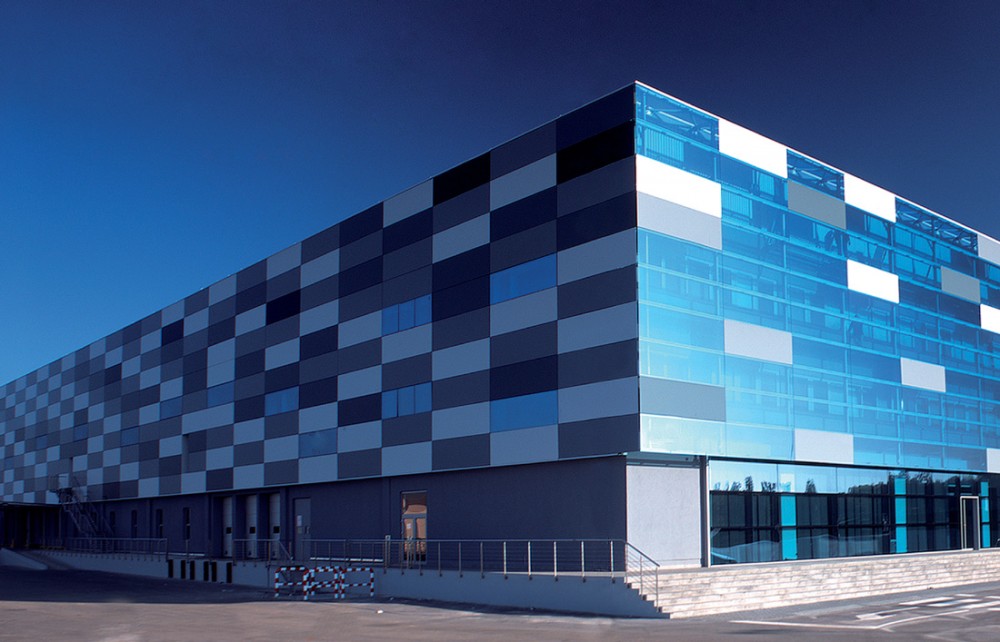 QuadroClad™ Glass Façade Panels / Hunter Douglas Contract