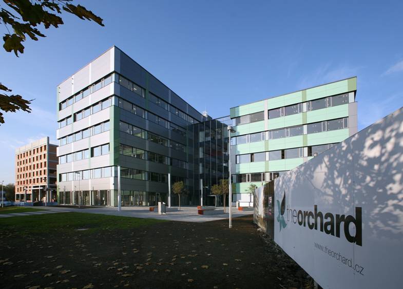 QuadroClad™ Glass Façade Panels / Hunter Douglas Contract
