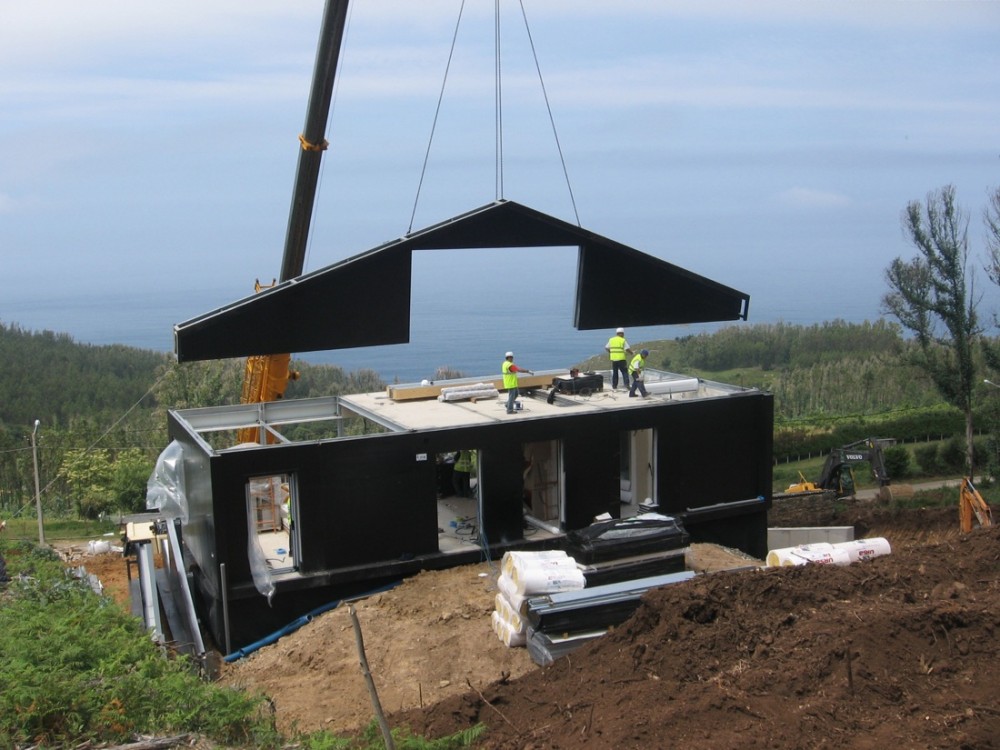 House - Prefabricated Nature - MYCC assembly process