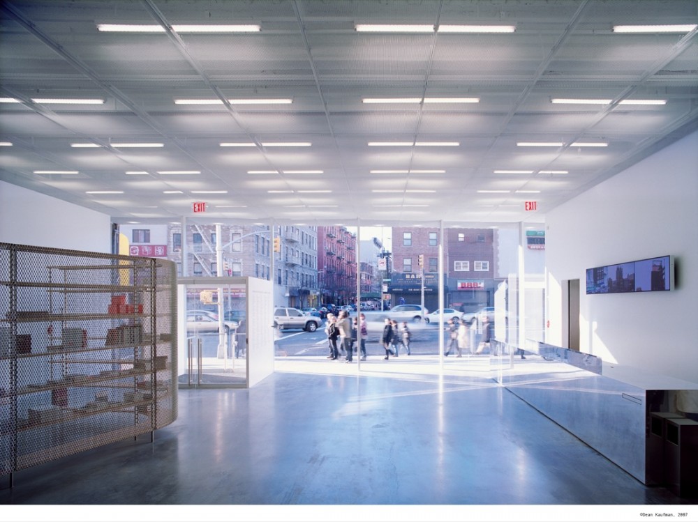 Lobby_looking out_dk © Dean Kaufman