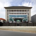 Healthcare - Erha Clinic Surabaya - HMP Architects © Fernando Gomulya