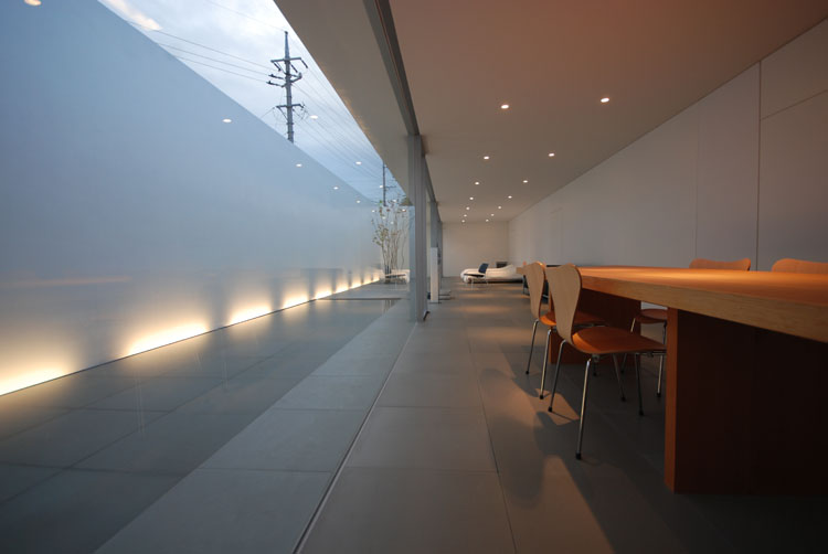 Minimalist House / Shinichi Ogawa & Associates