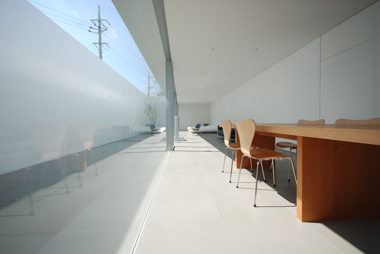 Minimalist House - Shinichi Ogawa & Associates © Courtesy of Shinichi Ogawa & Associates