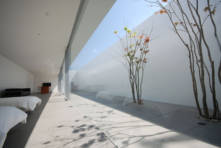Minimalist House - Shinichi Ogawa & Associates © Courtesy of Shinichi Ogawa & Associates