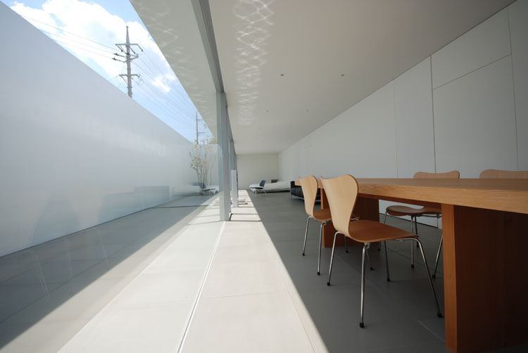 Minimalist House - Shinichi Ogawa & Associates © Courtesy of Shinichi Ogawa & Associates