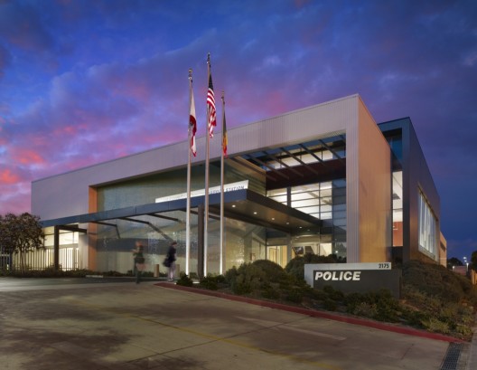 LAPD_HarborStation_Exterior