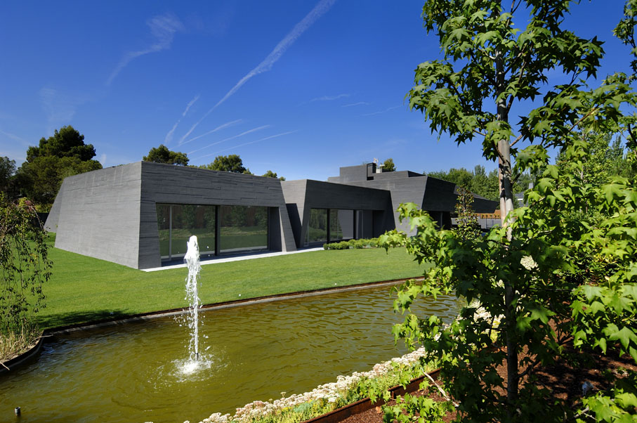 Concrete House II / A-cero