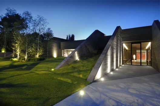 Concrete House II - A-cero