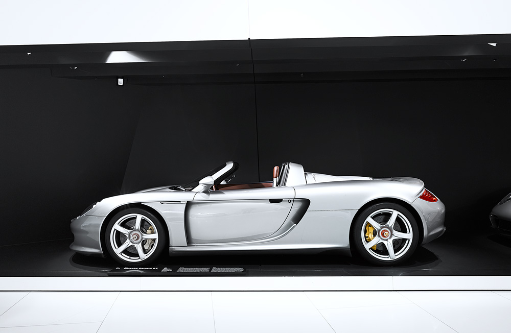 Porsche Museum / Delugan Meissl, photos by Michael Schnell