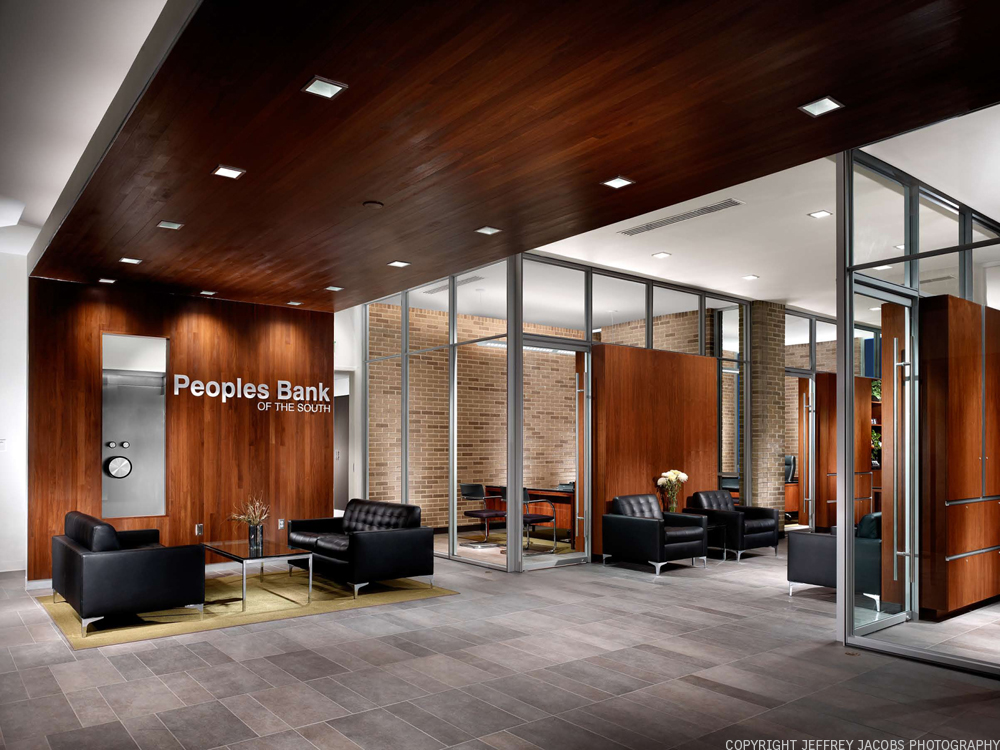 Peoples Bank of the South / Sanders Pace Architecture