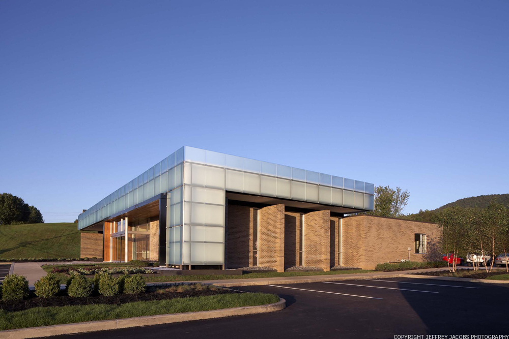 Peoples Bank of the South - Sanders Pace Architecture © Jeffrey Jacobs Photography