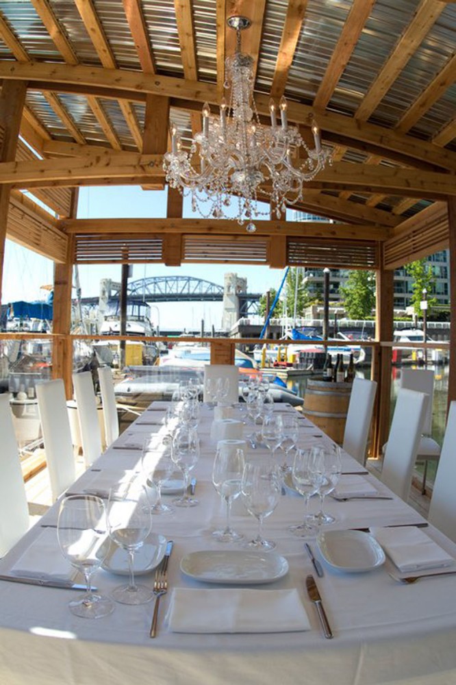 Floating Dining Room / Goodweather Design & Loki Ocean
