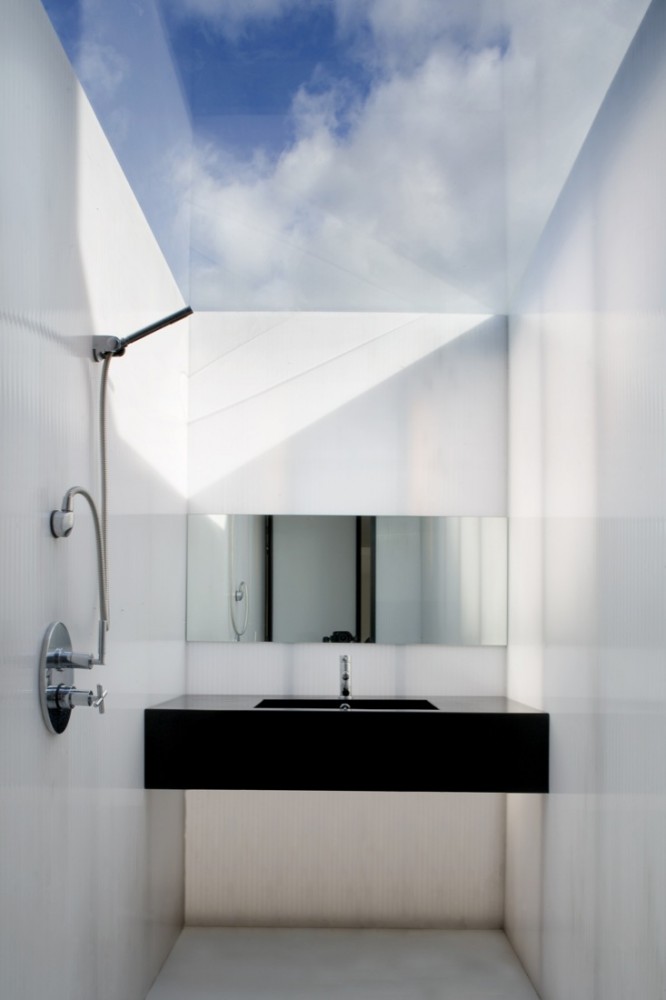 Plastic House / Architecture Republic