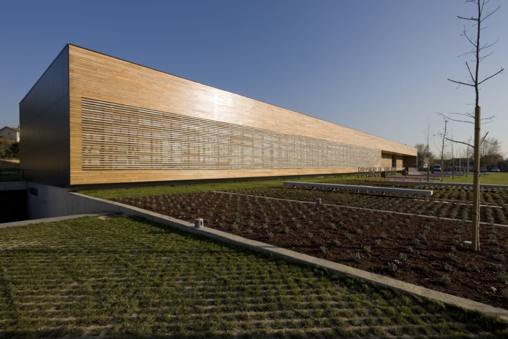 Riberão Swimming Pools / Pitagoras Arquitectos