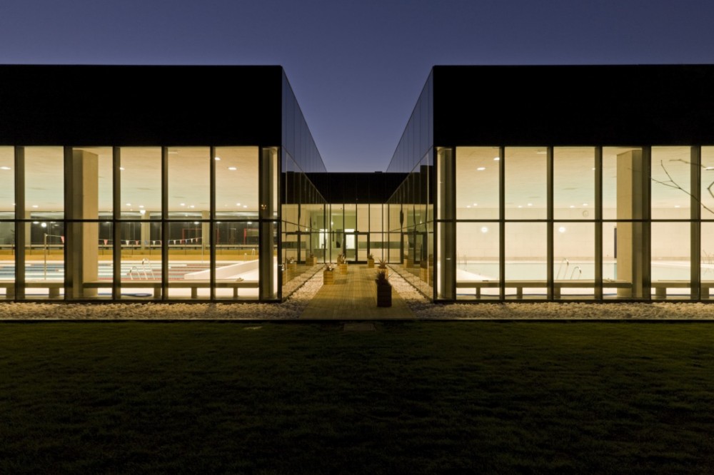 Riberão Swimming Pools / Pitagoras Arquitectos