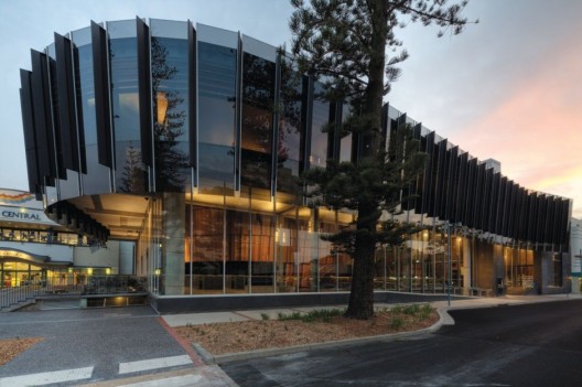 The Glasshouse / Tonkin Zulaikha Greer Architects