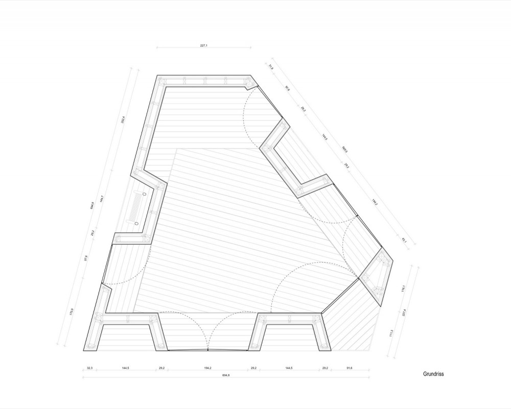 Folly / Philipp Baumhauer