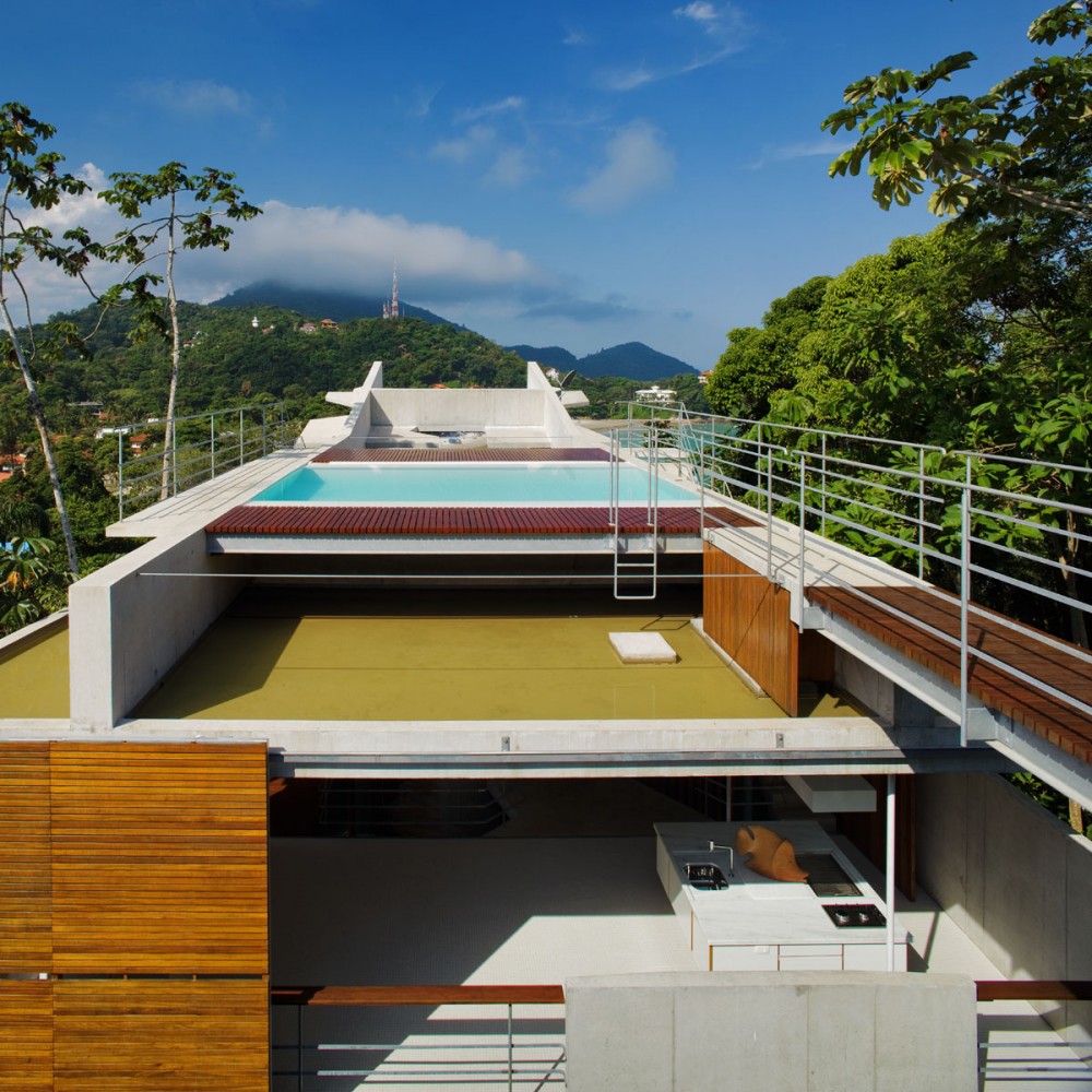 House in Ubatuba / SPBR Arquitetos