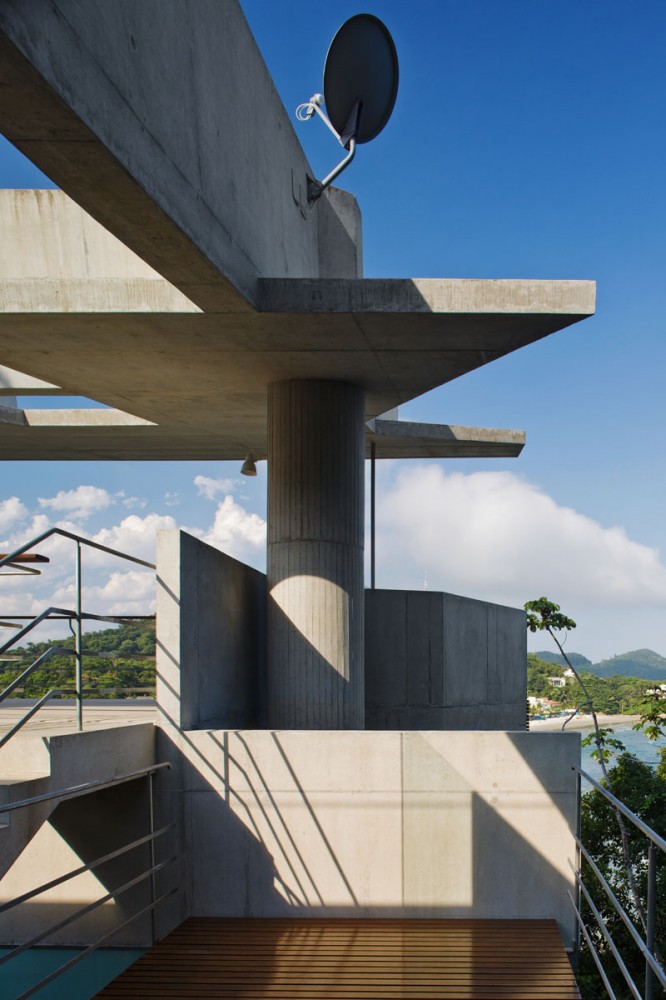 House in Ubatuba / SPBR Arquitetos