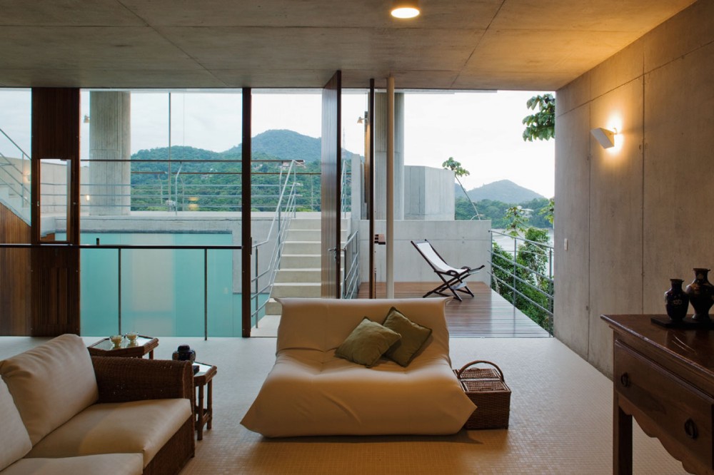 House in Ubatuba - SPBR Arquitetos © Nelson Kon