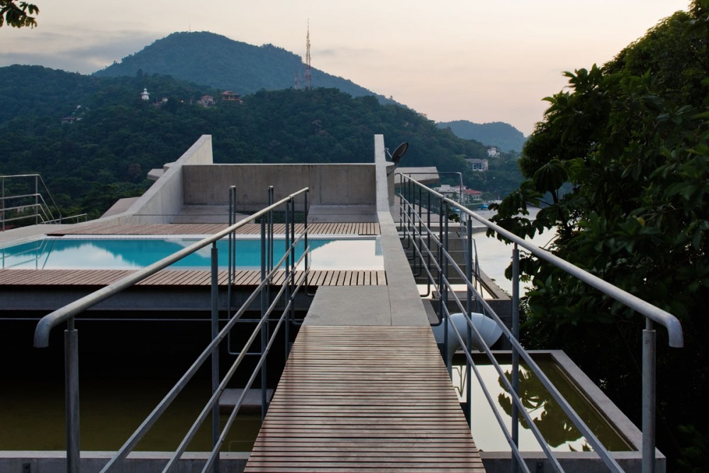 House in Ubatuba - SPBR Arquitetos © Nelson Kon