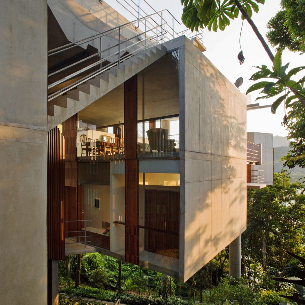 House in Ubatuba / SPBR Arquitetos