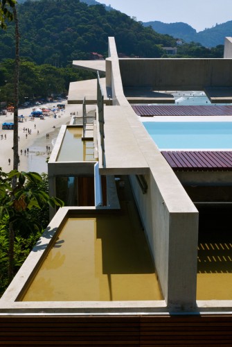 House in Ubatuba - SPBR Arquitetos