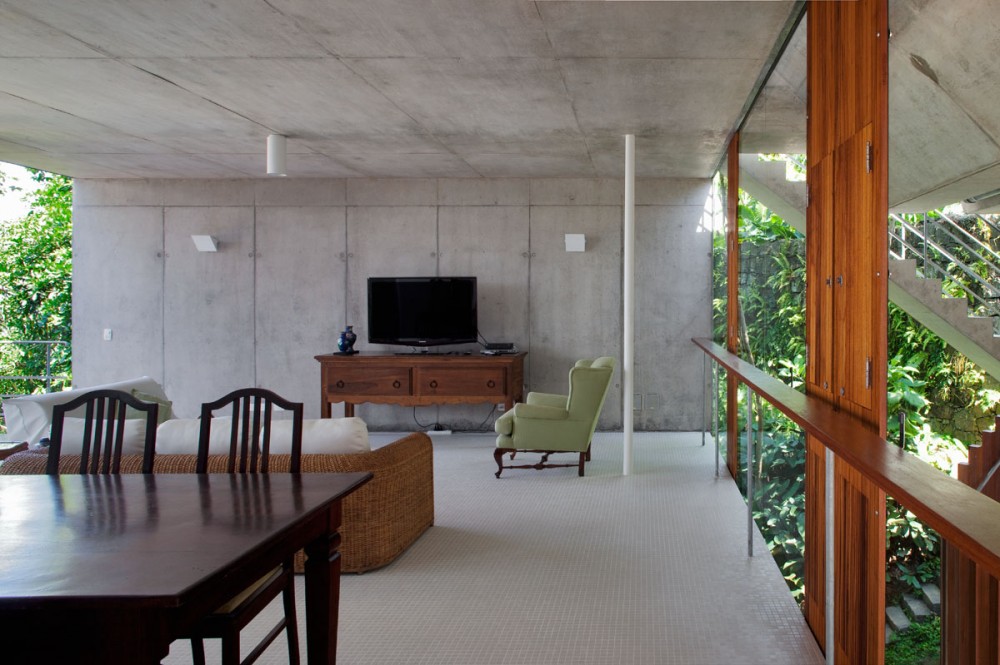 House in Ubatuba - SPBR Arquitetos © Nelson Kon