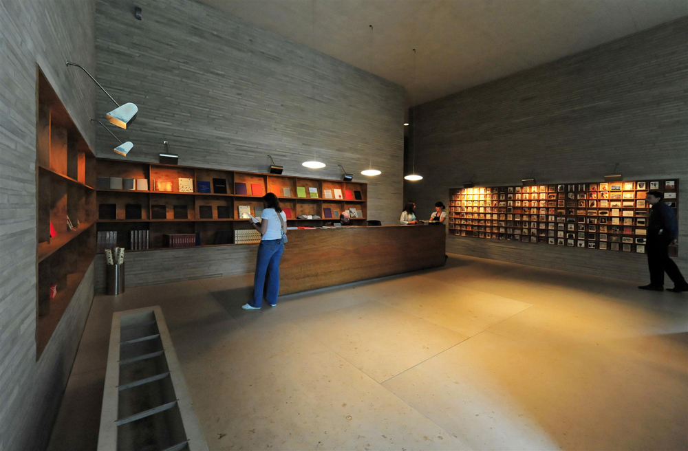 Kolumba Museum / Peter Zumthor