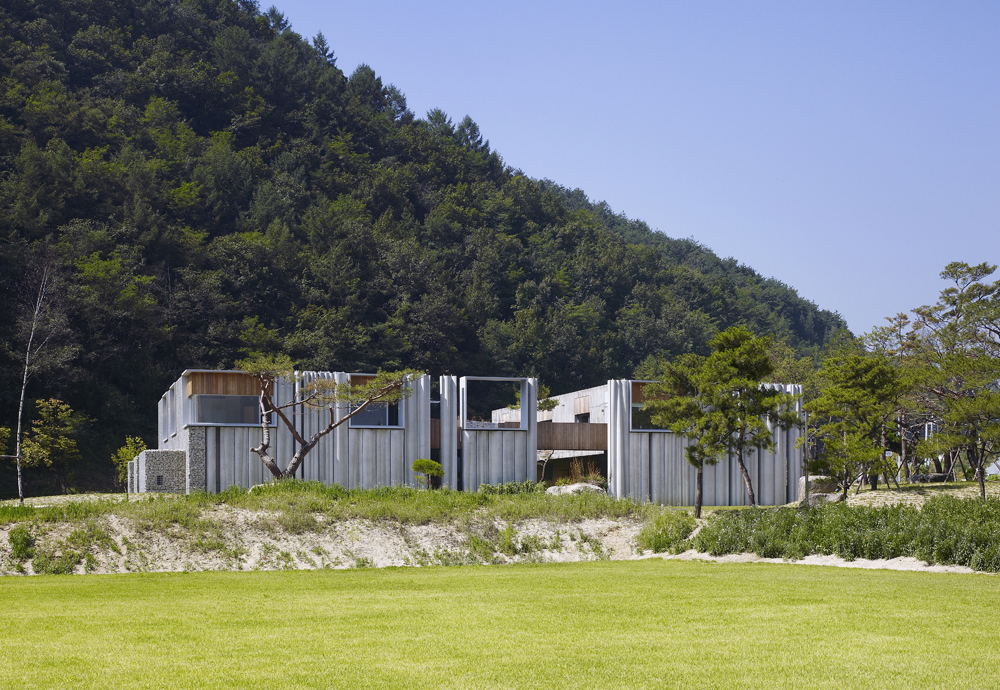 Hanil Visitors Center & Guest House - BCHO Architects © Yong Gwan Kim