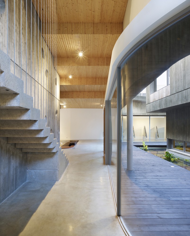 Hanil Visitors Center & Guest House - BCHO Architects © Yong Gwan Kim