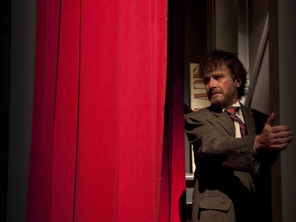Spiral Booths_Vaudevillians by Les Enfants Terrribles 3 Courtesy of Vazio S/A