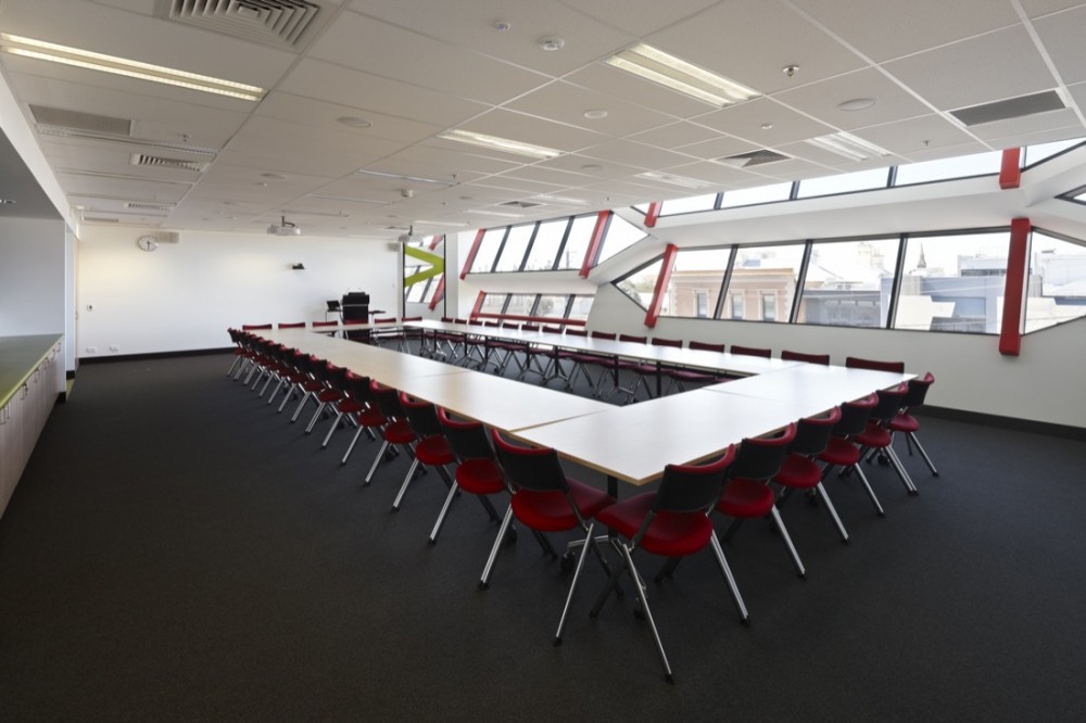 Warrnambool Campus / Lyons