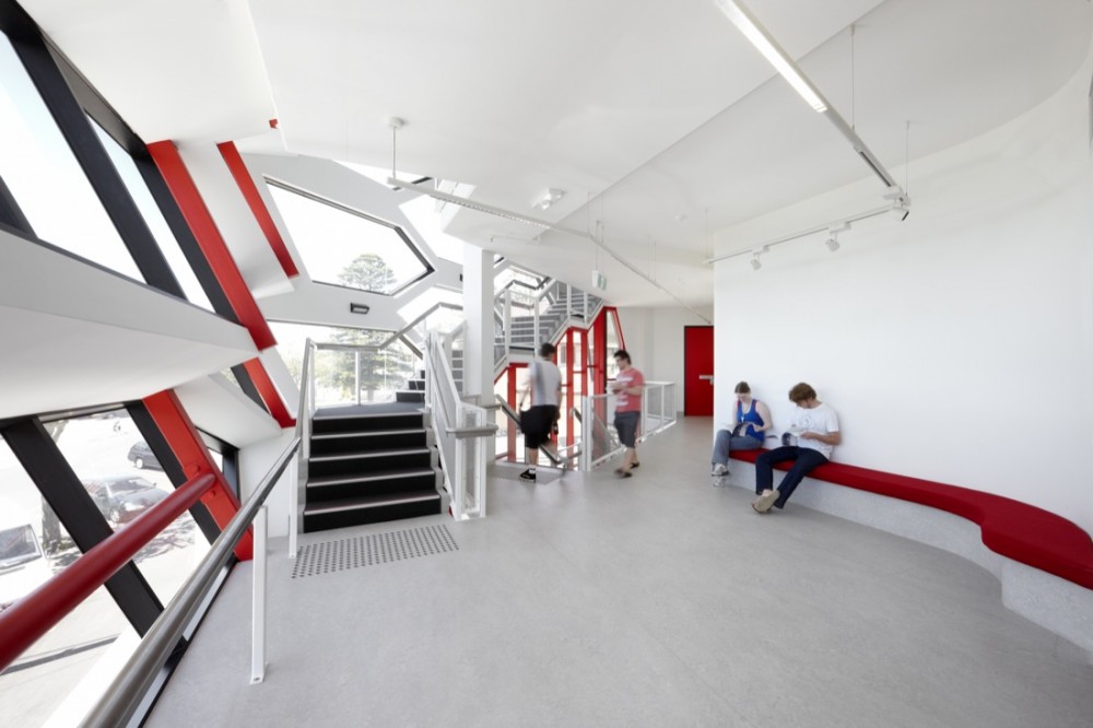 Warrnambool Campus / Lyons