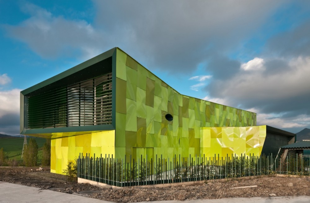 Urban Solid Waste Collection Central / Vaillo + Irigaray