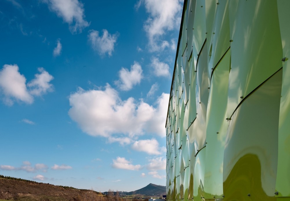 Urban Solid Waste Collection Central / Vaillo + Irigaray
