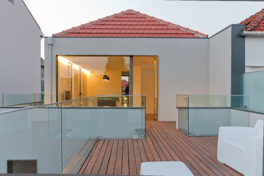 Oporto House - +linha-linha Architects