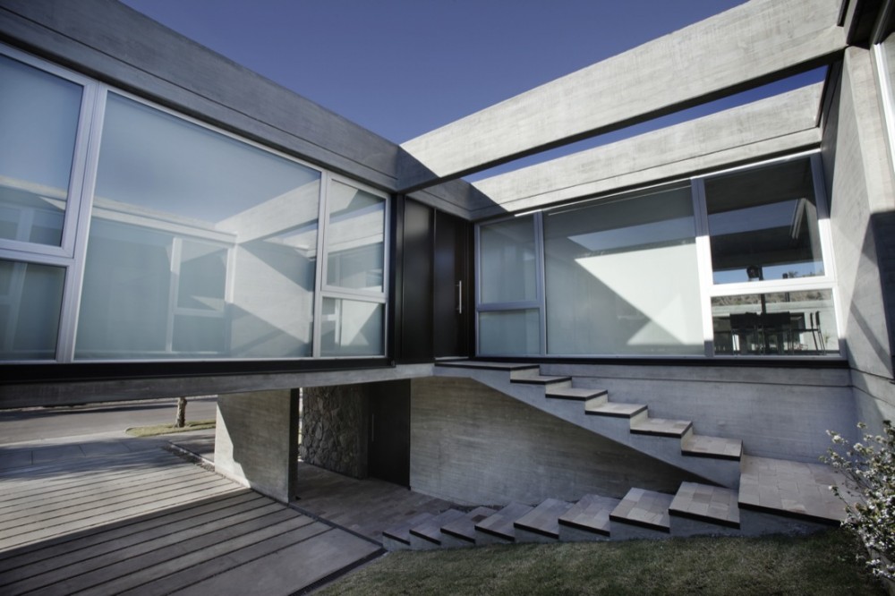 Sobrino House / A4estudio