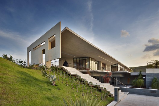 JE House - Humberto Hermeto