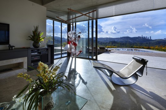 JE House - Humberto Hermeto